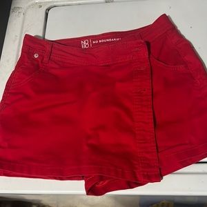 Only worn once. Loved but a little to short for me, I’m tall.